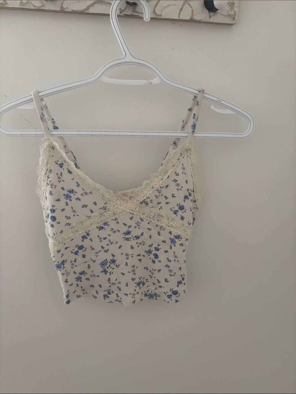 Aeropostale Cream Floral Lace Trim Cami Tank Top